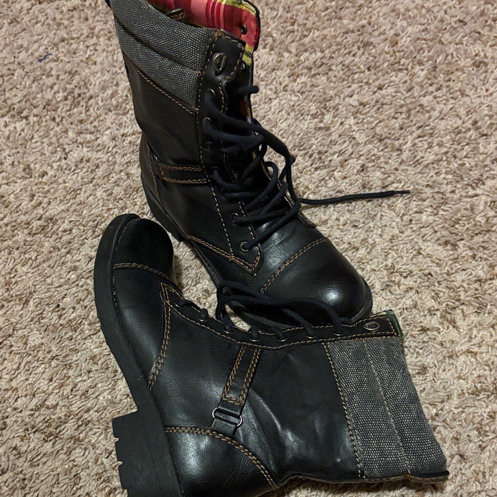 Black Lace-Up Boots with Plaid Lining